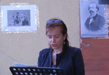 Solange Bazely lisant Don Juan Tenorio de José Zorrilla lors de la San Jordi à l'Institut Cervantès de Toulouse, le 24 avril 2017 © Marie-Laure Cazeaux